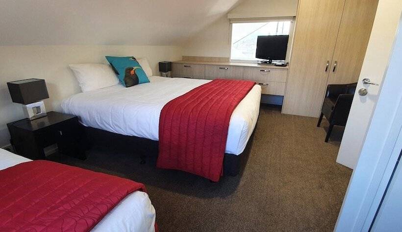 The Moorings Motel And Apartments