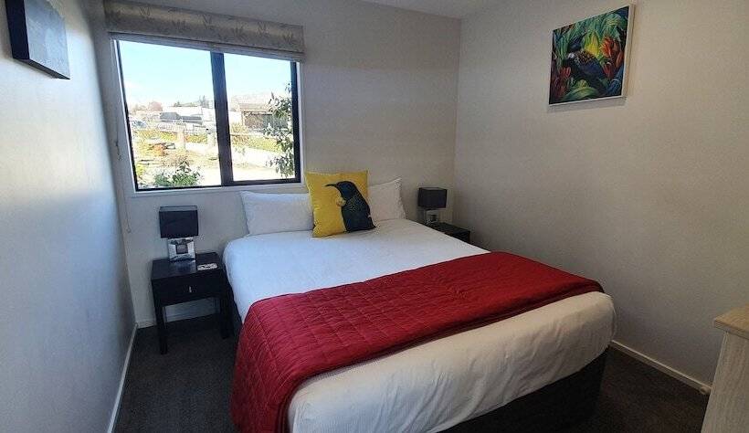 The Moorings Motel And Apartments