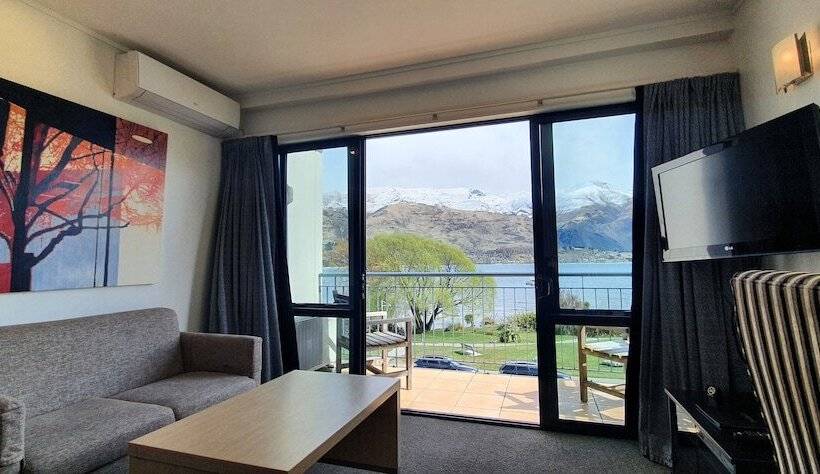 The Moorings Motel And Apartments