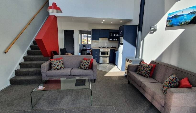 The Moorings Motel And Apartments