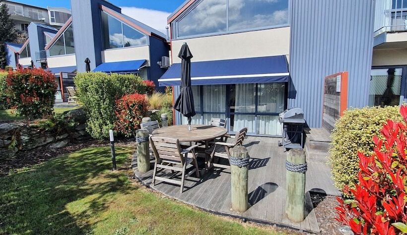 The Moorings Motel And Apartments