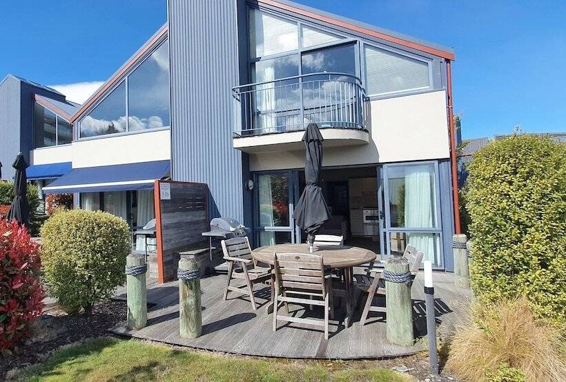 The Moorings Motel And Apartments