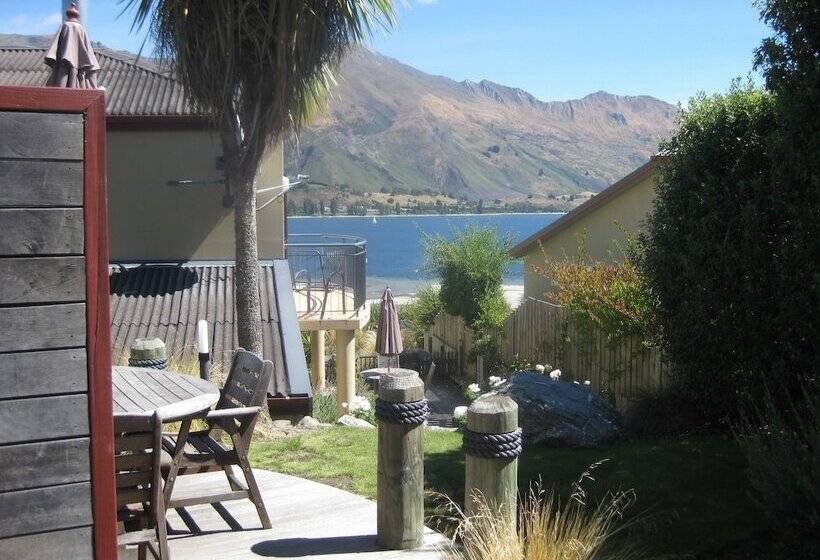 The Moorings Motel And Apartments