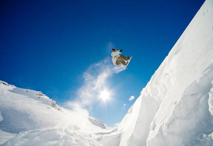 The Moorings Motel And Apartments