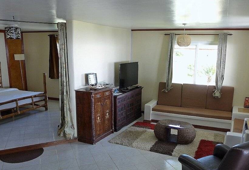 Thresher Cove Dive Resort