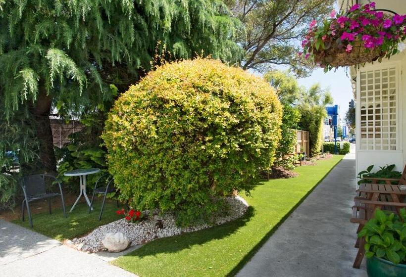 Waimarie On Riverside Motel & Apartments