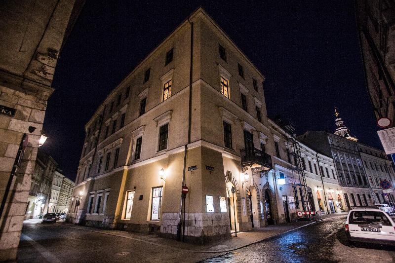 Отель Apartments Roman