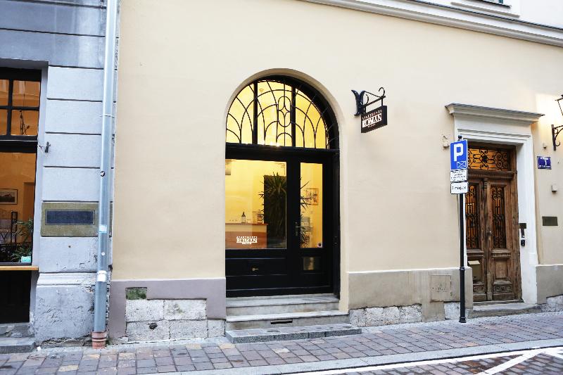 Отель Apartments Roman