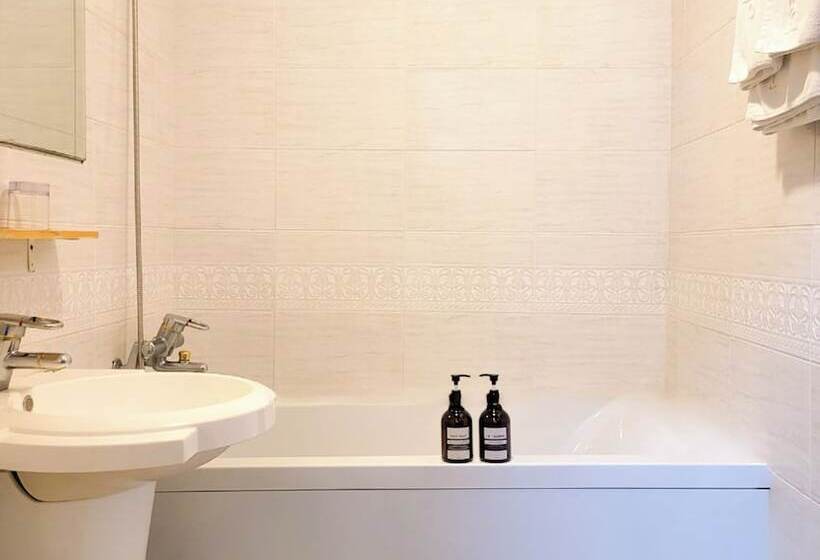 בית מלון כפרי Eq Stay