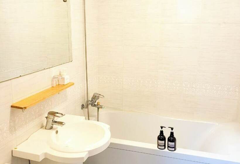 בית מלון כפרי Eq Stay