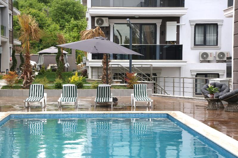 Отель Flower City Suits