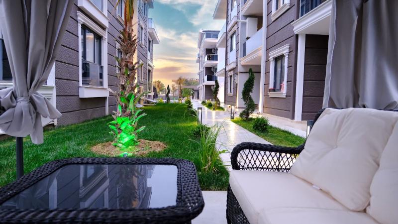 Отель Flower City Suits