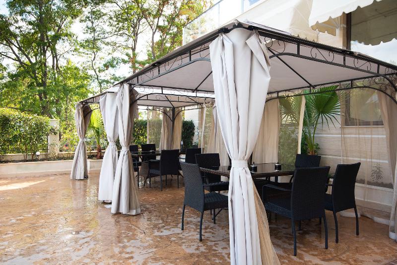 酒店 Green Paradise Deluxe Apartments