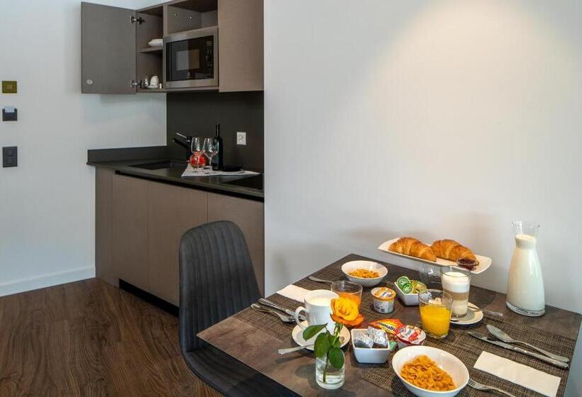 ホテル Lago Maggiore   Welcome!