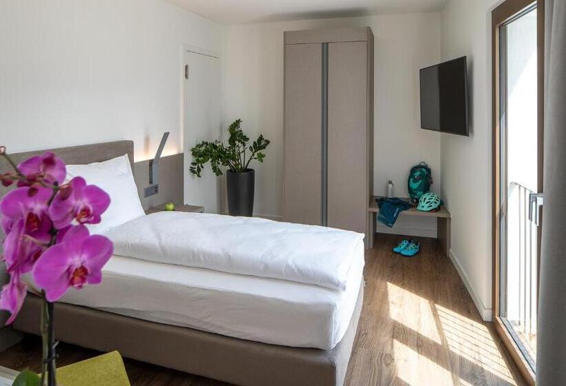 ホテル Lago Maggiore   Welcome!