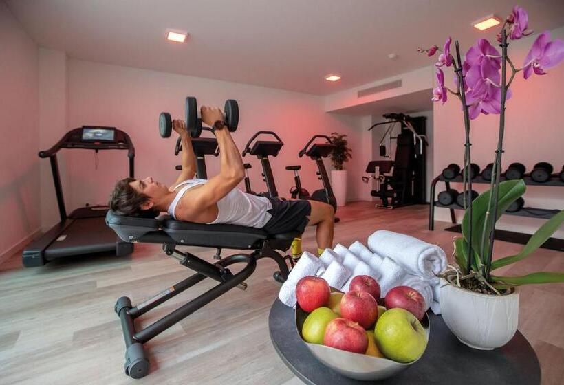 ホテル Lago Maggiore   Welcome!