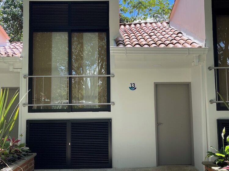 호텔 Lake House Resort