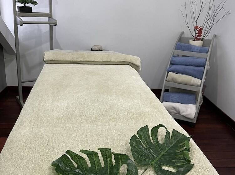 호텔 Lake House Resort