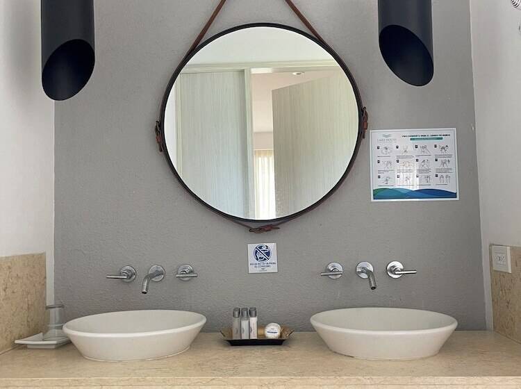 호텔 Lake House Resort