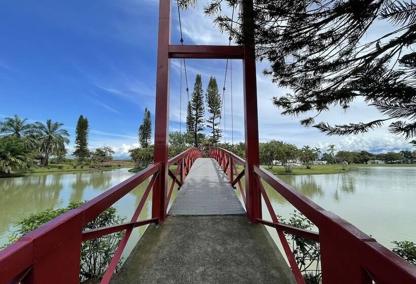 호텔 Lake House Resort