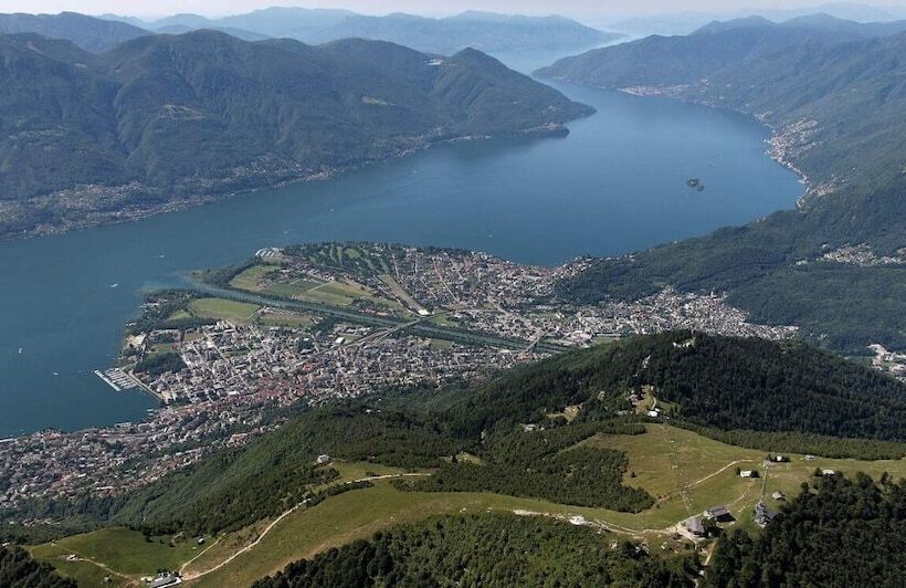 ホテル Lago Maggiore   Welcome!