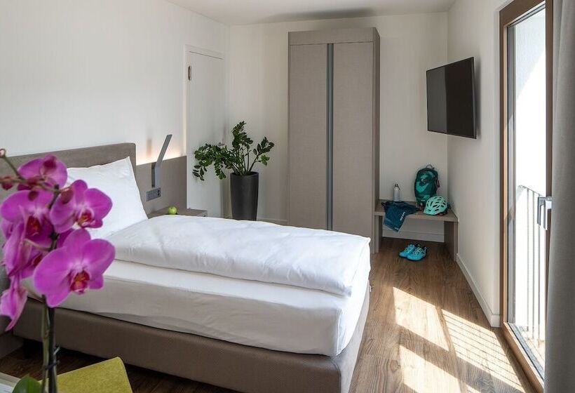 ホテル Lago Maggiore   Welcome!