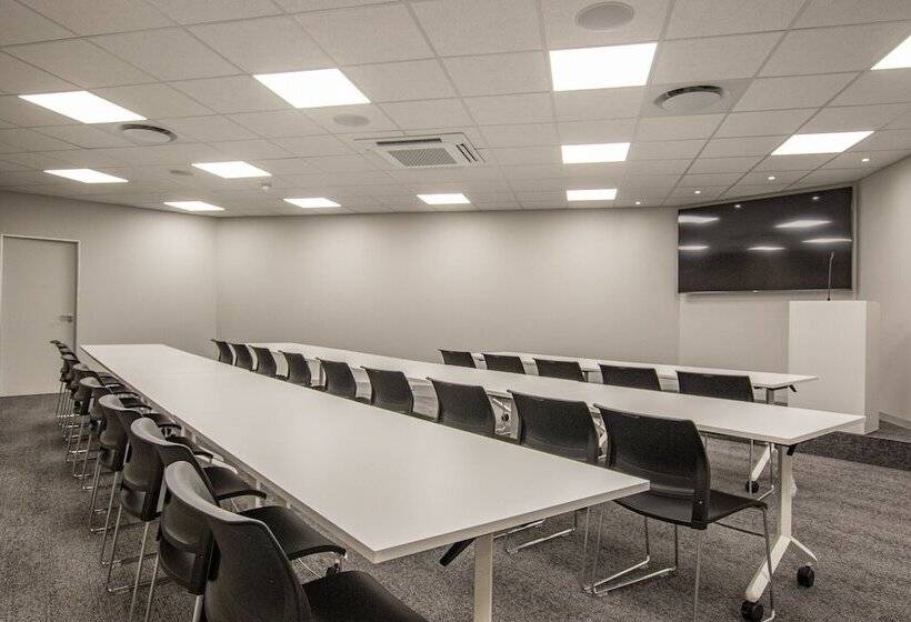 Отель One Thibault Residence