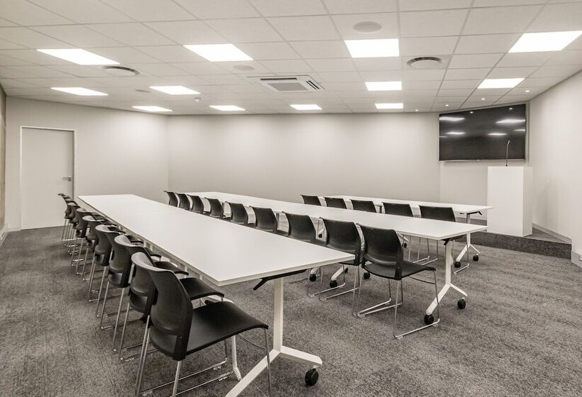 Отель One Thibault Residence