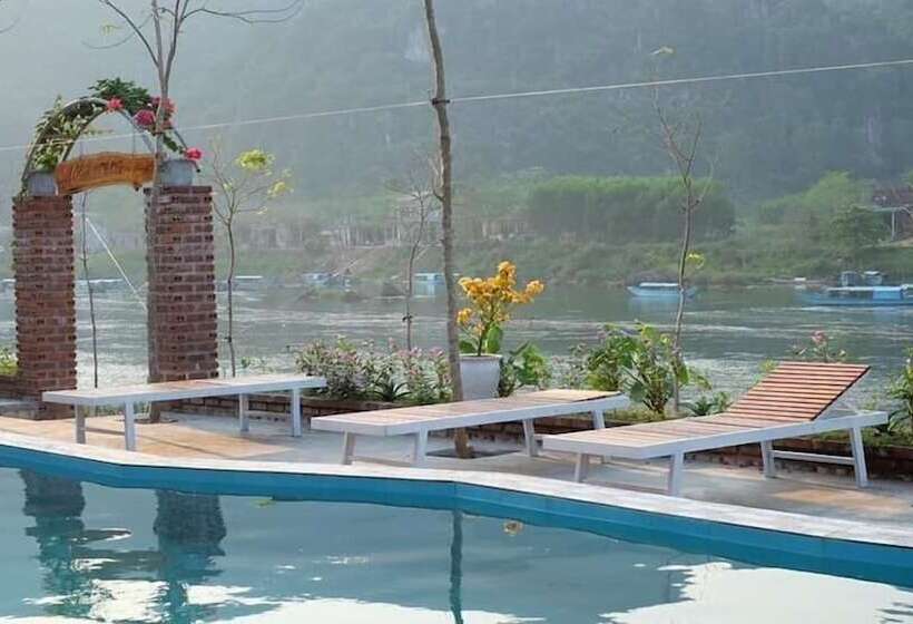 هتل Restful River Bungalow