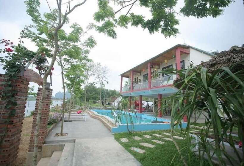 هتل Restful River Bungalow