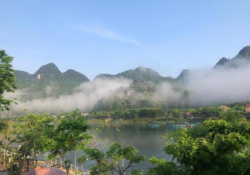 هتل Restful River Bungalow