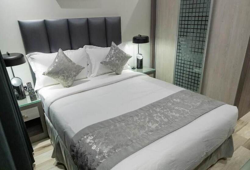 هتل Express Seven Palaces