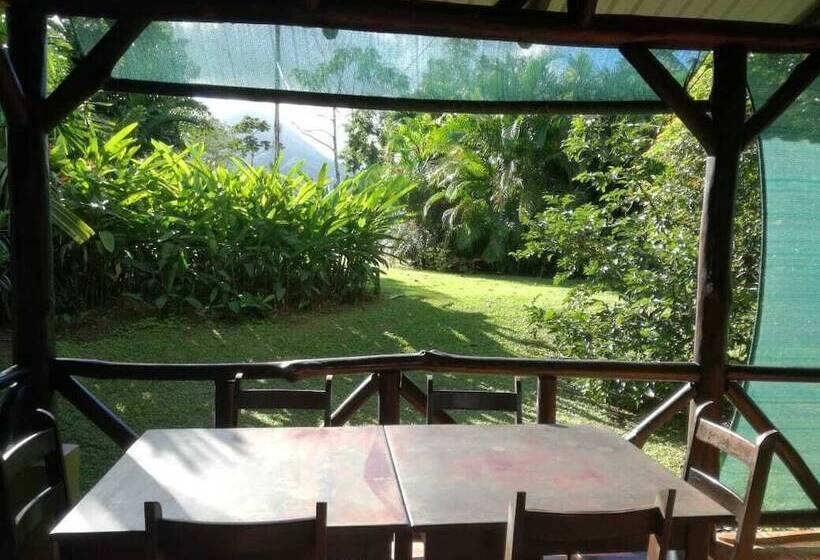 בית מלון כפרי Tangara Arenal