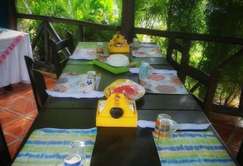 בית מלון כפרי Tangara Arenal