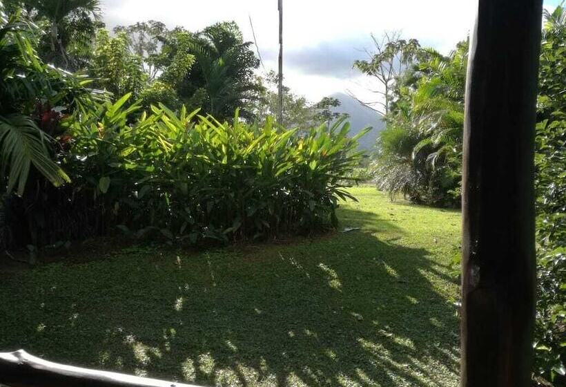 בית מלון כפרי Tangara Arenal