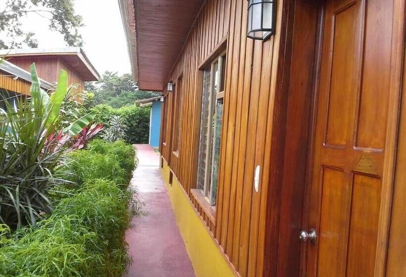 בית מלון כפרי Tangara Arenal