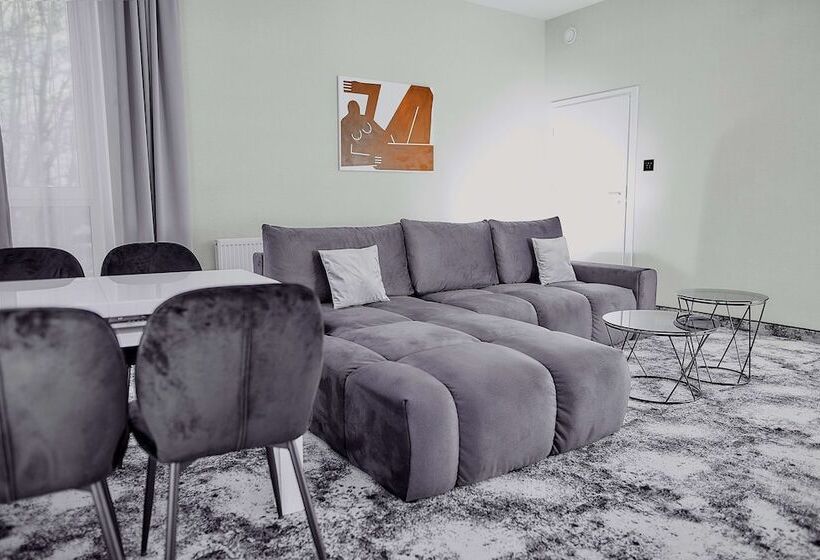 ホテル Tulip Inn żyrardów