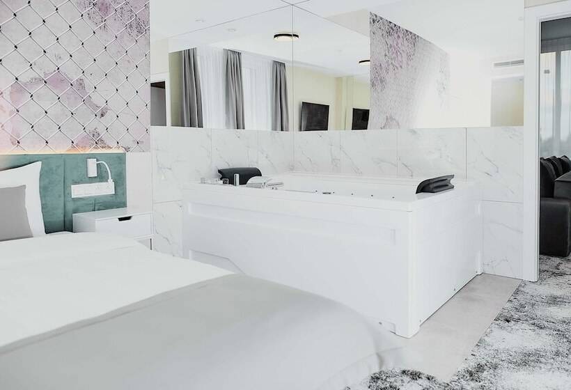 ホテル Tulip Inn żyrardów