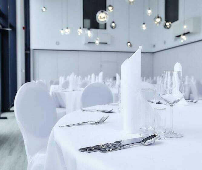 ホテル Tulip Inn żyrardów