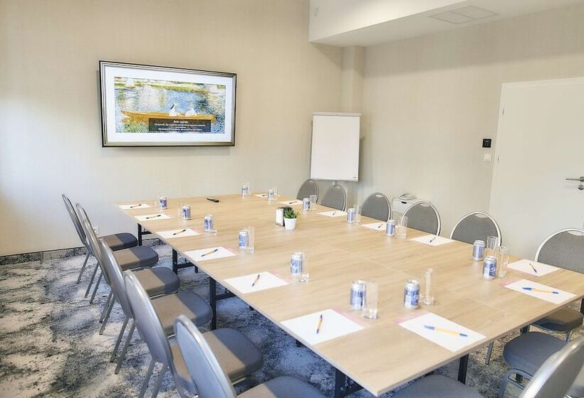 ホテル Tulip Inn żyrardów