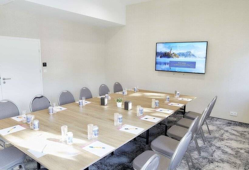 ホテル Tulip Inn żyrardów