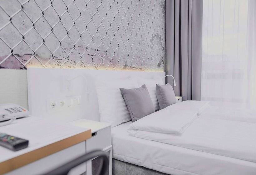 ホテル Tulip Inn żyrardów