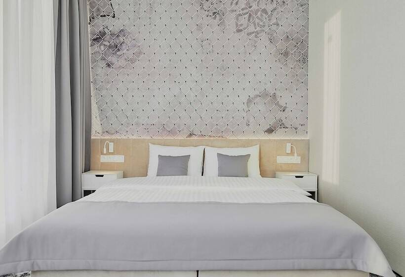 ホテル Tulip Inn żyrardów