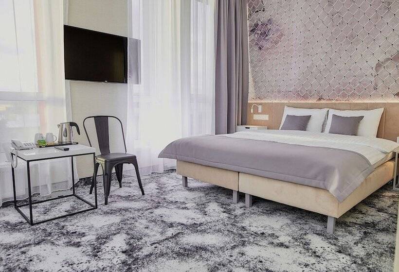 ホテル Tulip Inn żyrardów