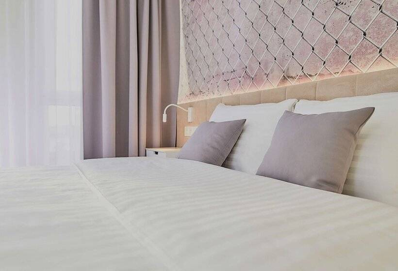 ホテル Tulip Inn żyrardów