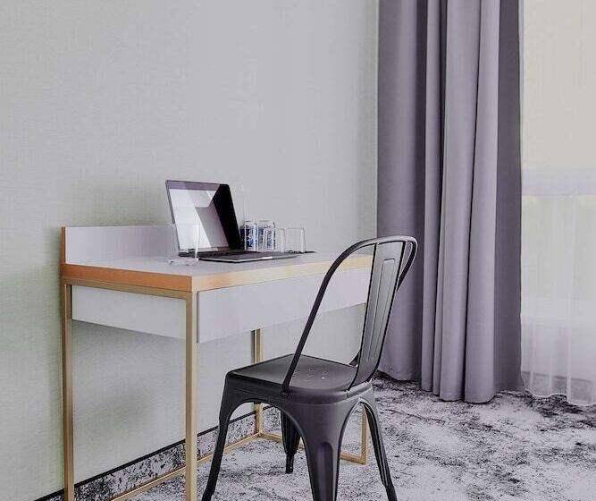 ホテル Tulip Inn żyrardów