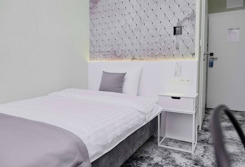 ホテル Tulip Inn żyrardów