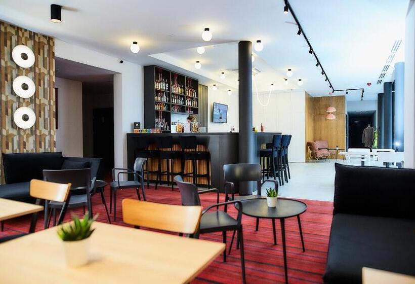 ホテル Tulip Inn żyrardów