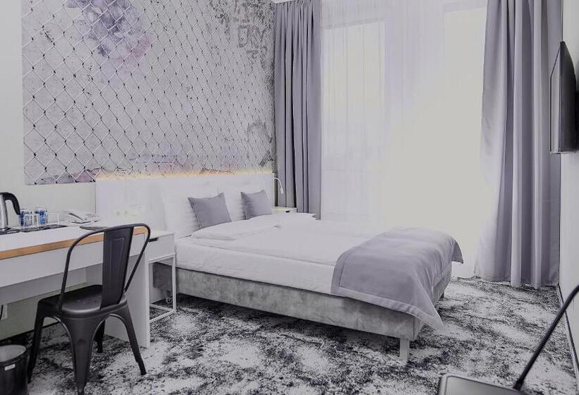 ホテル Tulip Inn żyrardów