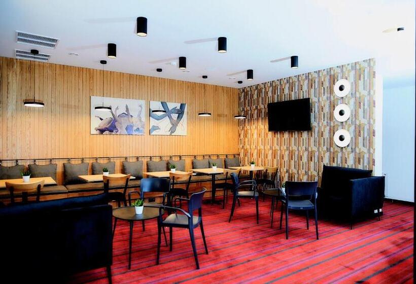 ホテル Tulip Inn żyrardów